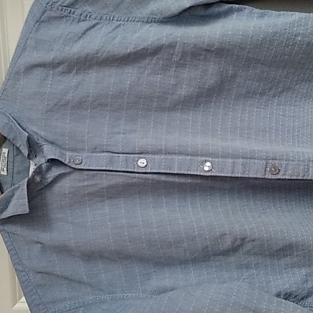 Calvin Klein Chambray Blue Coupe Cintre'e 100% Cotton Body Fit Shirt